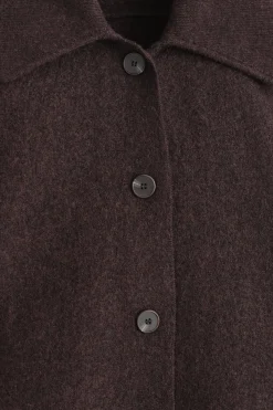 SKULPTURALE KURZJACKE AUS MERINOWOLLE