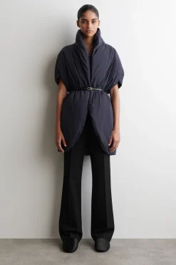 SKULPTURALE OVERSIZED-DAUNENJACKE
