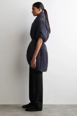 SKULPTURALE OVERSIZED-DAUNENJACKE