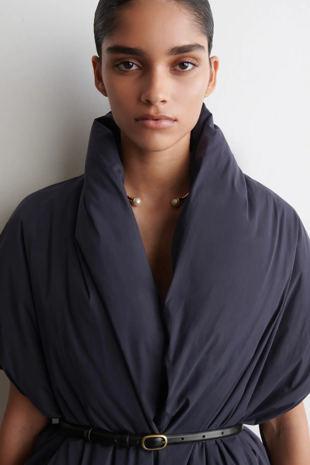 SKULPTURALE OVERSIZED-DAUNENJACKE