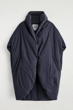 SKULPTURALE OVERSIZED-DAUNENJACKE