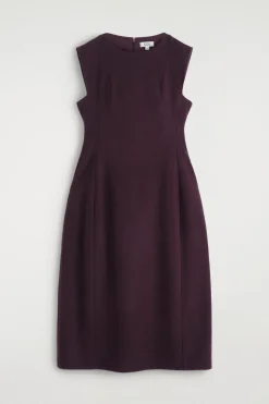 SKULPTURALES MIDIKLEID AUS GEBÜRSTETER WOLLE