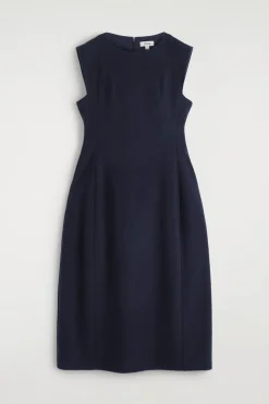 SKULPTURALES MIDIKLEID AUS GEBÜRSTETER WOLLE