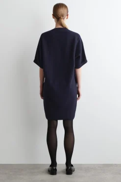 SKULPTURALES MINIKLEID AUS MERINOWOLLE