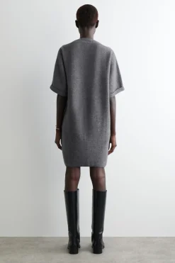 SKULPTURALES MINIKLEID AUS MERINOWOLLE