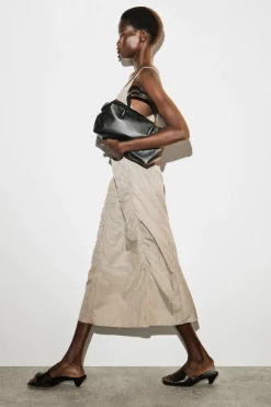 SLIPDRESS AUS SEIDEN-NYLON-MIX MIT RAFFUNGEN