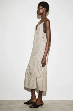 SLIPDRESS AUS SEIDEN-NYLON-MIX MIT RAFFUNGEN