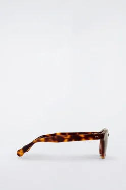 SONNENBRILLE MIT D-RAHMEN