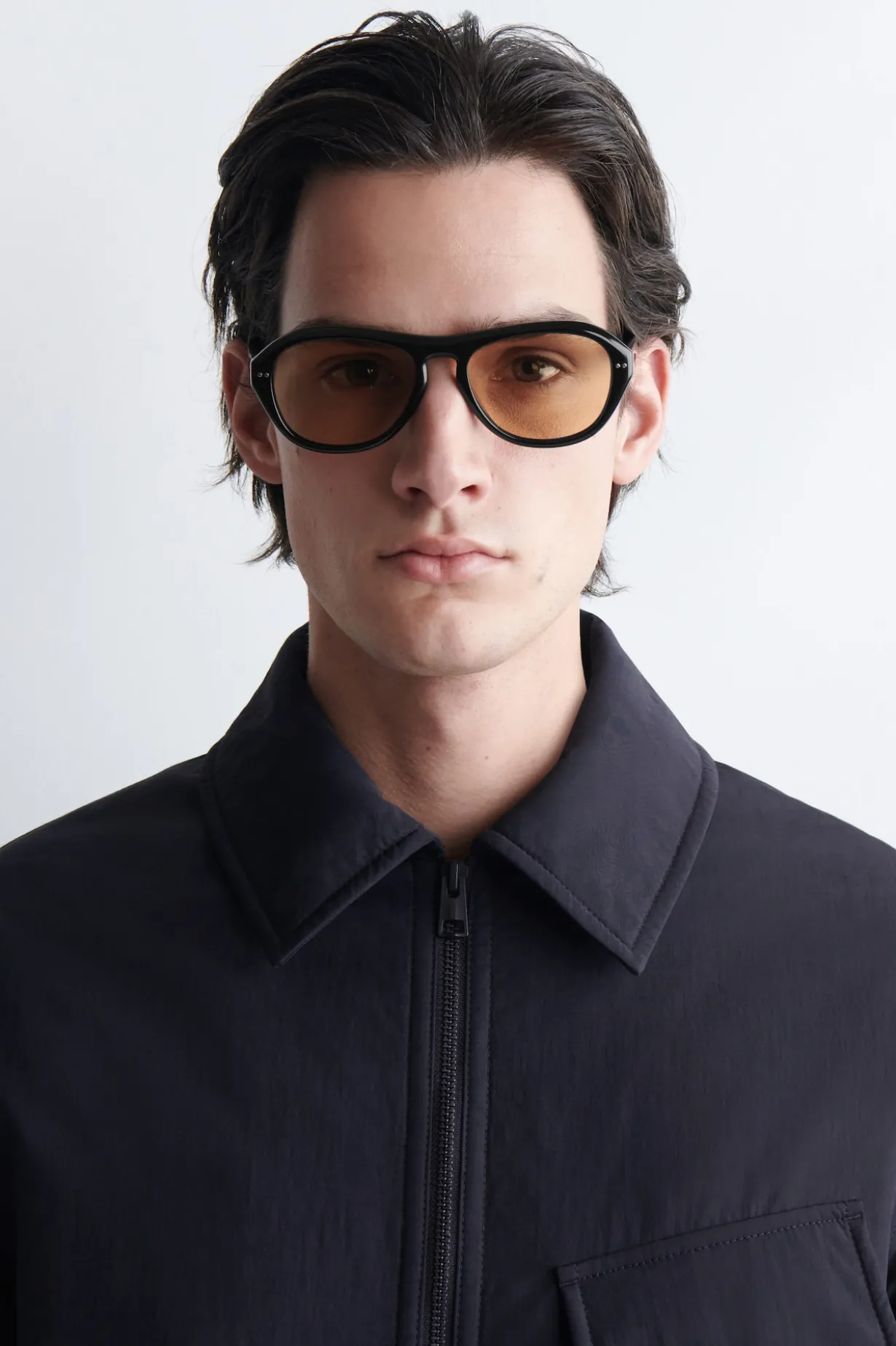 SONNENBRILLE MIT OVALEM RAHMEN
