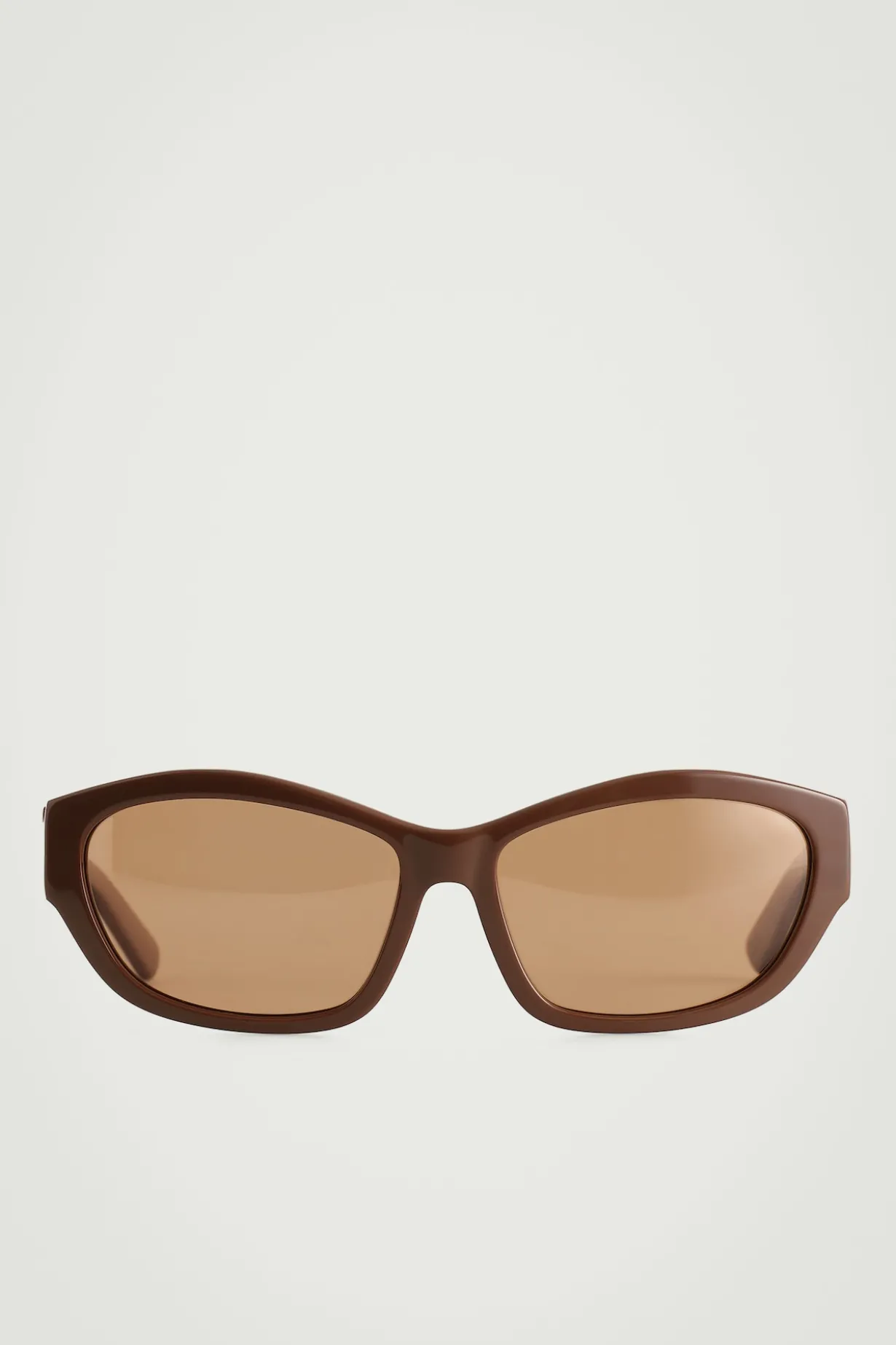 SPORTLICHE SONNENBRILLE