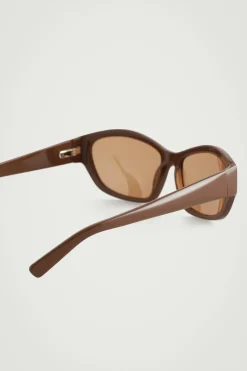 SPORTLICHE SONNENBRILLE