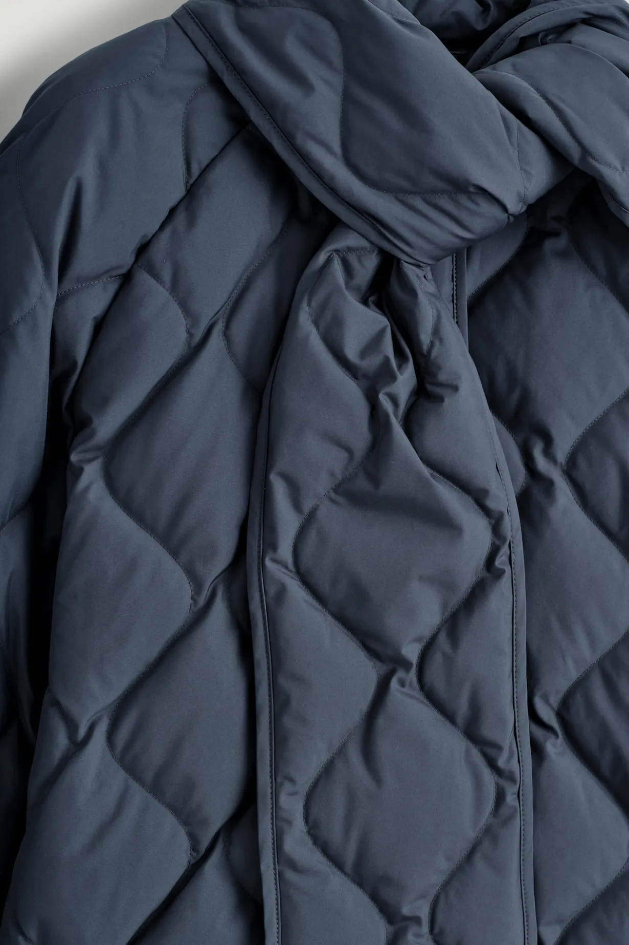 STEPPJACKE MIT SCHALDETAIL