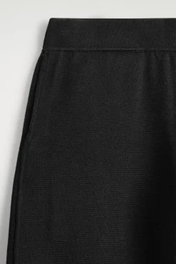 STRICKHOSE AUS WOLLE MIT BARREL-BEIN