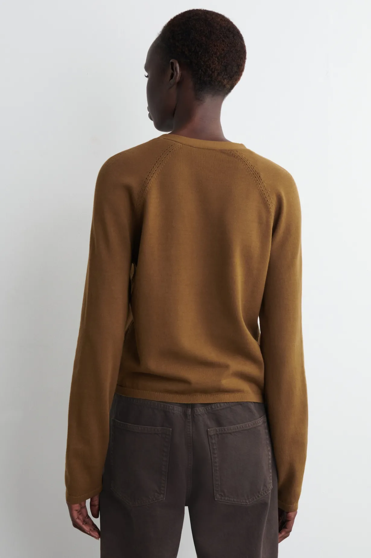 STRICKJACKE AUS BAUMWOLLE MIT V-AUSSCHNITT