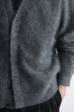 STRICKJACKE AUS GEBÜRSTETEM KASCHMIR