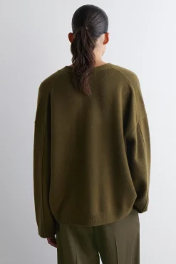 STRICKJACKE AUS KASCHMIR MIT V-AUSSCHNITT