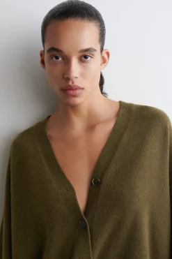STRICKJACKE AUS KASCHMIR MIT V-AUSSCHNITT