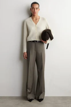 STRICKJACKE AUS KASCHMIR MIT V-AUSSCHNITT