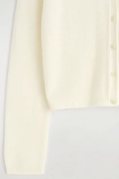 STRICKJACKE AUS KASCHMIR MIT V-AUSSCHNITT