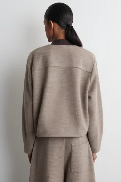 STRICKJACKE AUS KOCHWOLLE