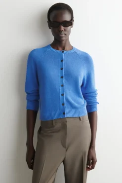 STRICKJACKE AUS LEINEN