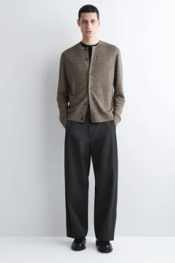 STRICKJACKE AUS LEINEN