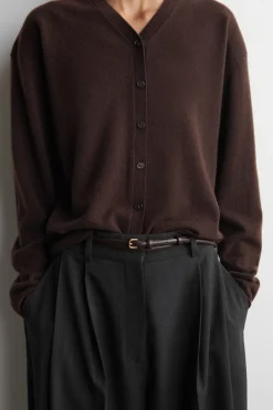 STRICKJACKE AUS MERINOWOLLE MIT V-AUSSCHNITT