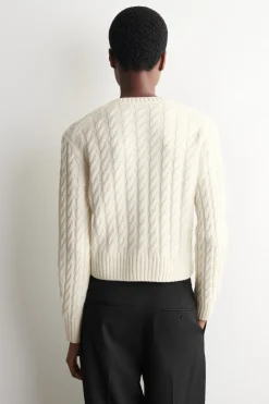 STRICKJACKE AUS MERINOWOLLE MIT ZOPFSTRICKMUSTER