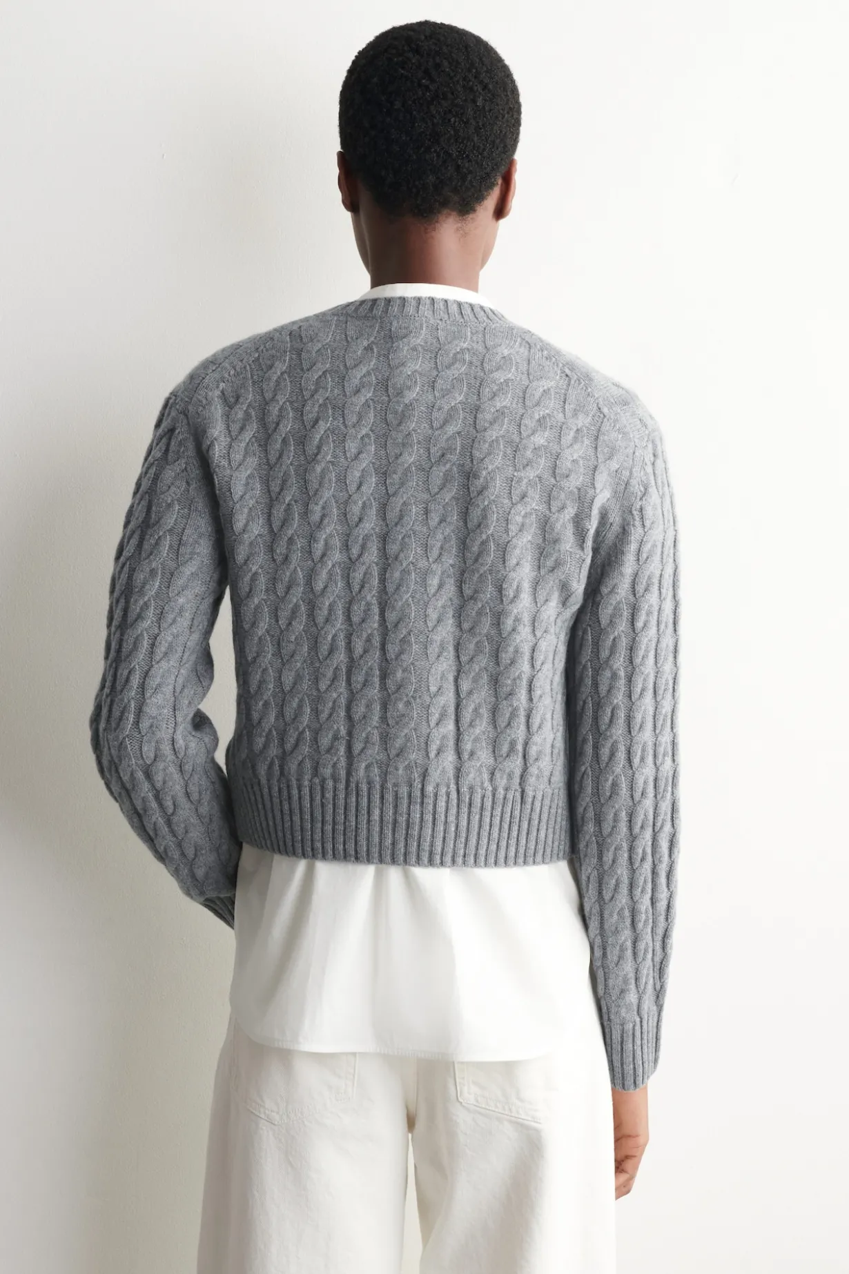 STRICKJACKE AUS MERINOWOLLE MIT ZOPFSTRICKMUSTER