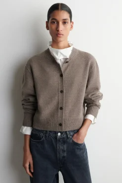 STRICKJACKE AUS MERINOWOLLE