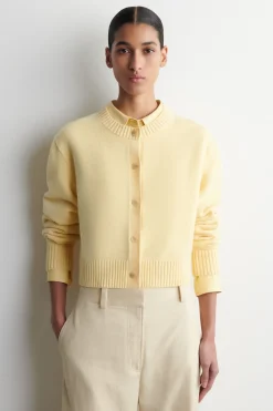 STRICKJACKE AUS MERINOWOLLE