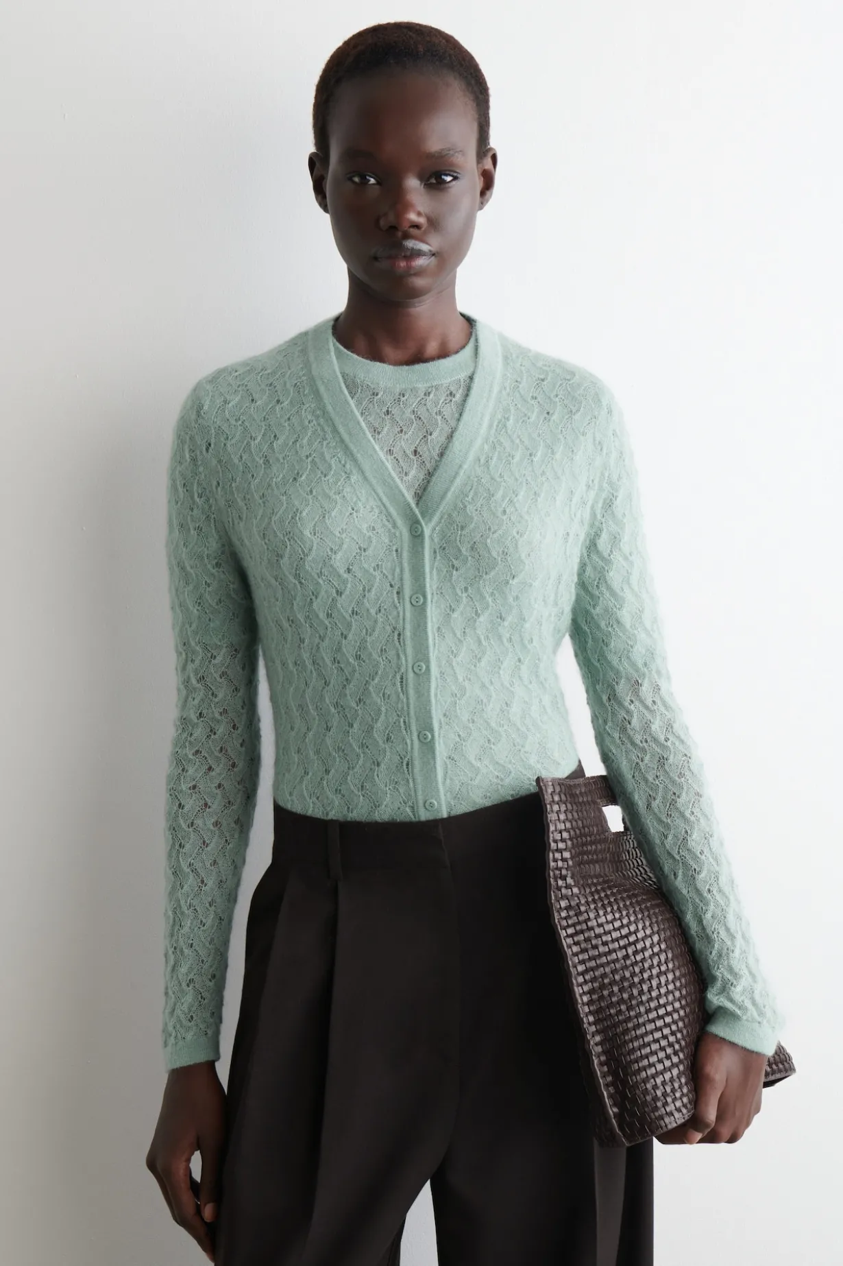 STRICKJACKE AUS MOHAIR MIT POINTELLE-MUSTER