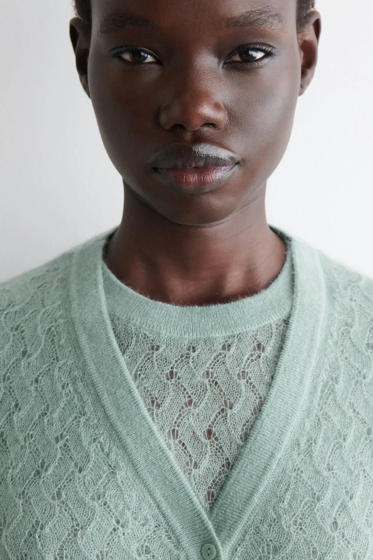 STRICKJACKE AUS MOHAIR MIT POINTELLE-MUSTER