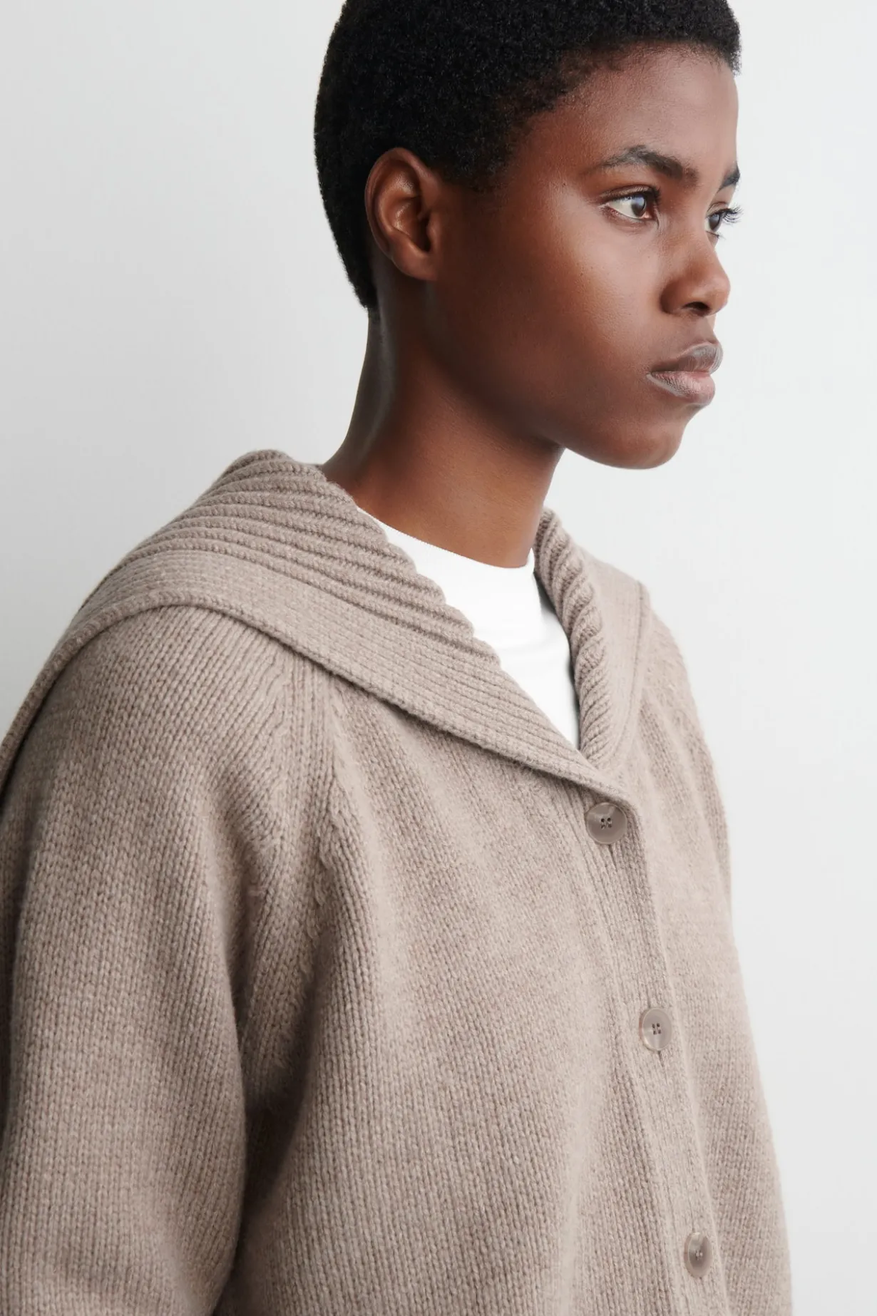 STRICKJACKE AUS WOLLE MIT MATROSENKRAGEN