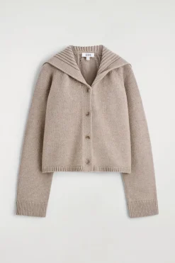 STRICKJACKE AUS WOLLE MIT MATROSENKRAGEN