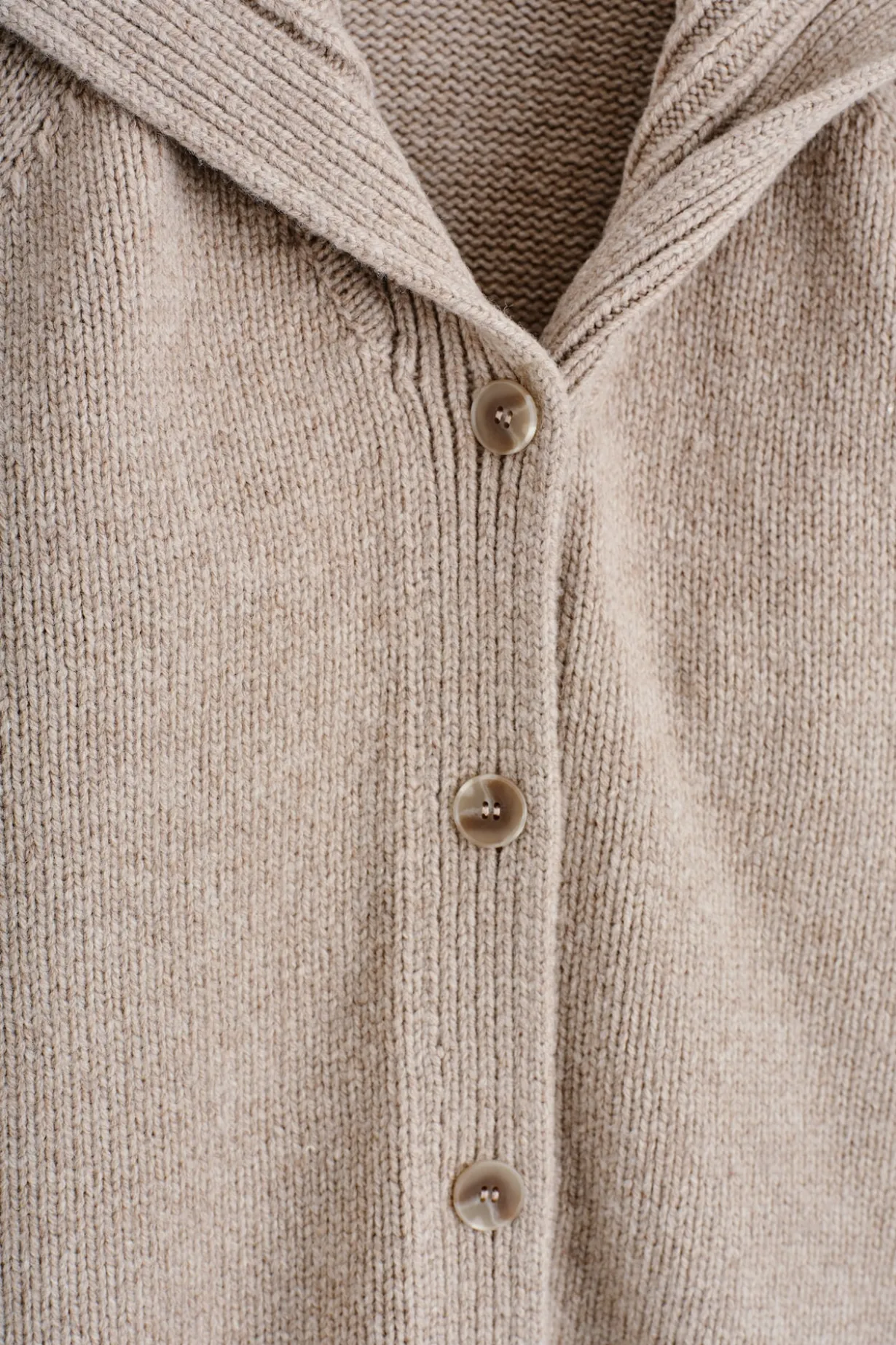 STRICKJACKE AUS WOLLE MIT MATROSENKRAGEN