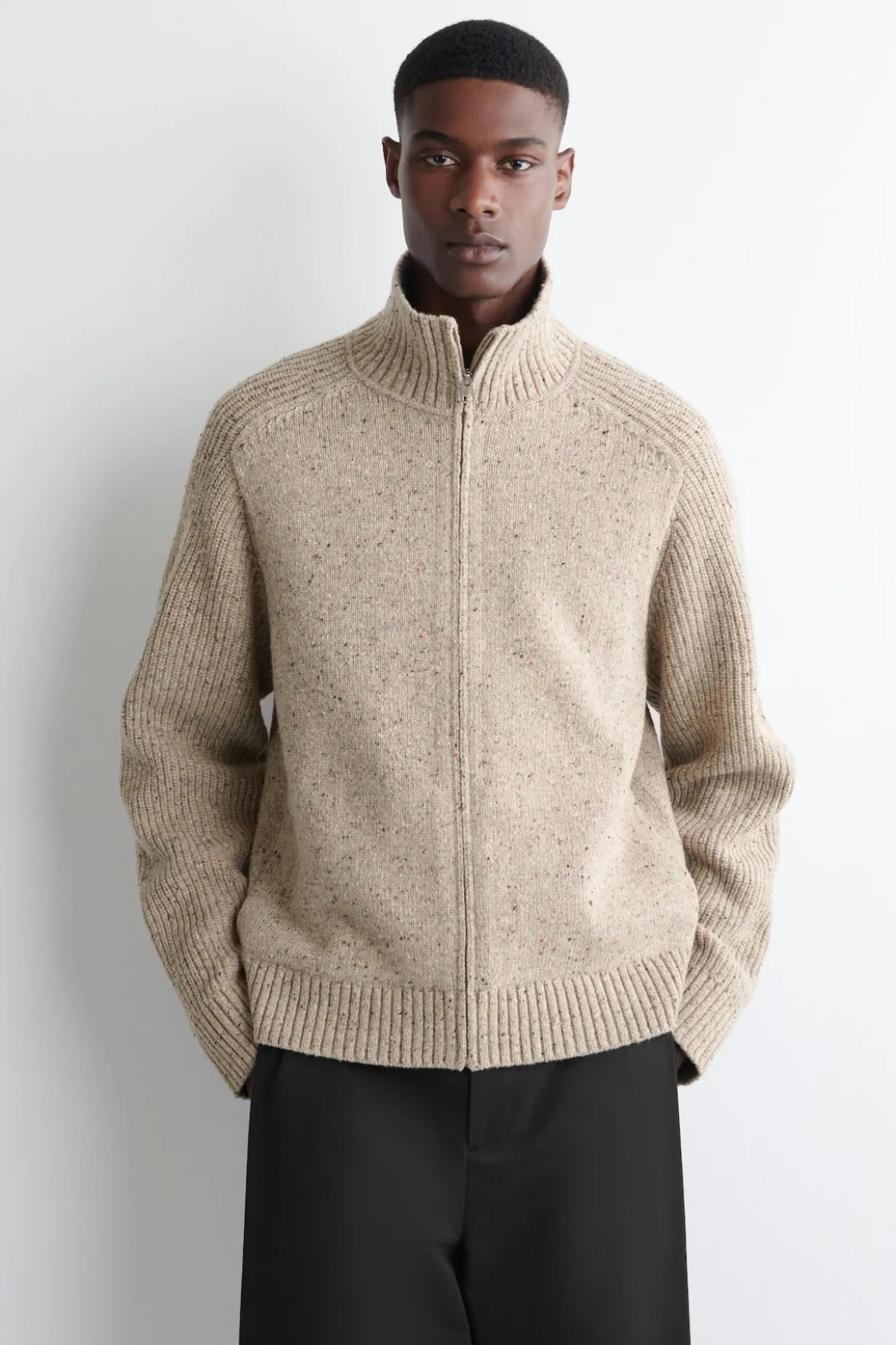 STRICKJACKE AUS WOLLE MIT DONEGAL-EFFEKT