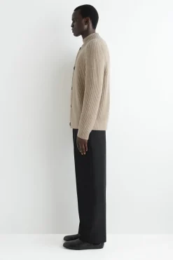 STRICKJACKE AUS WOLLE MIT RUNDHALSAUSSCHNITT