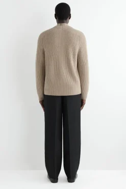 STRICKJACKE AUS WOLLE MIT RUNDHALSAUSSCHNITT