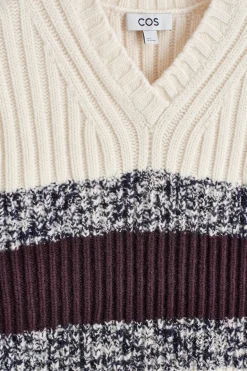 STRICKPULLUNDER AUS MERINOWOLLE MIT V-AUSSCHNITT