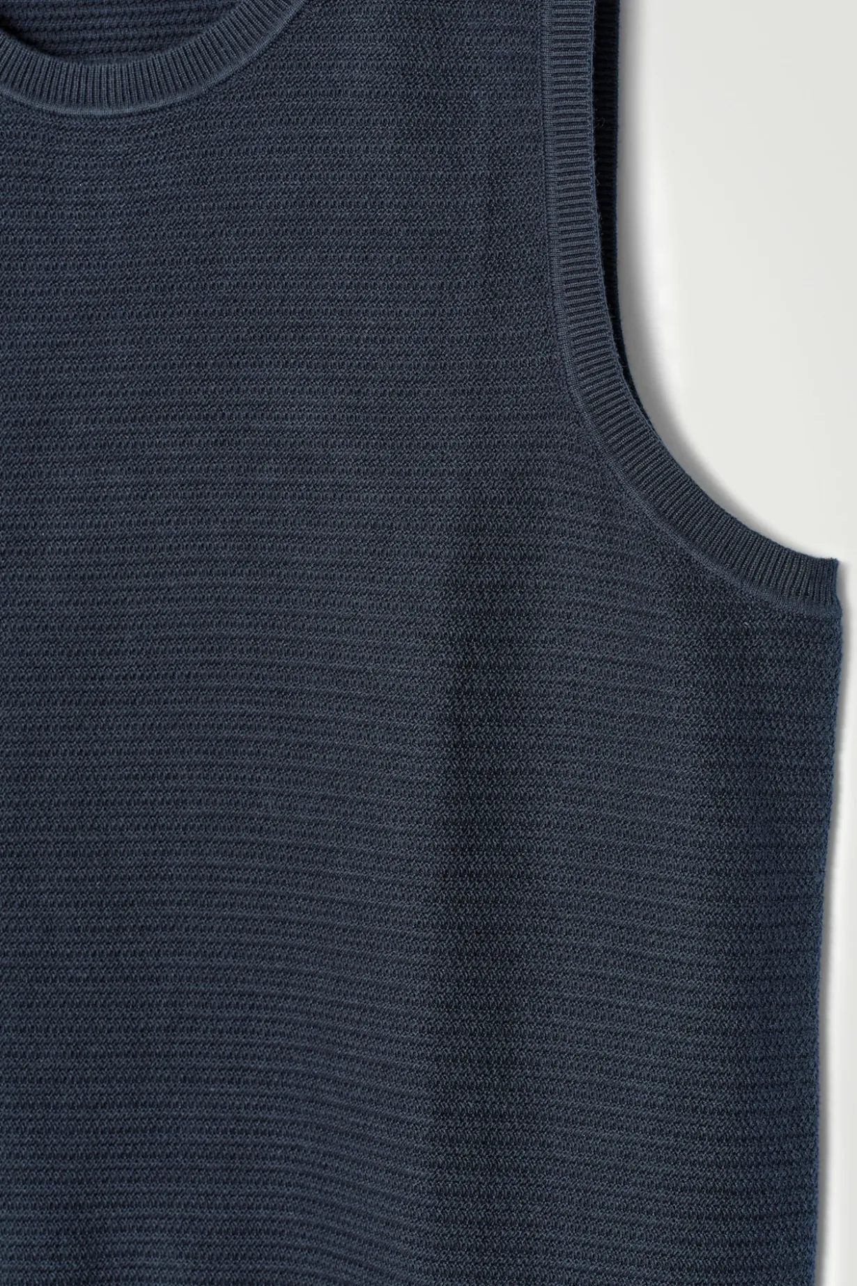 STRUKTURIERTES TANKTOP AUS BAUMWOLLE