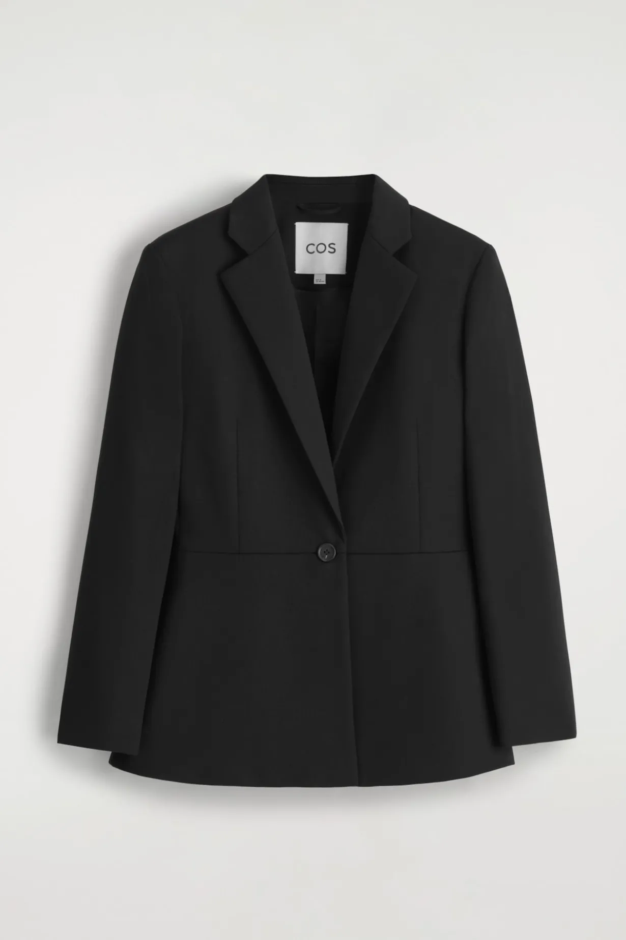 TAILLIERTER BLAZER MIT SCHÖSSCHEN