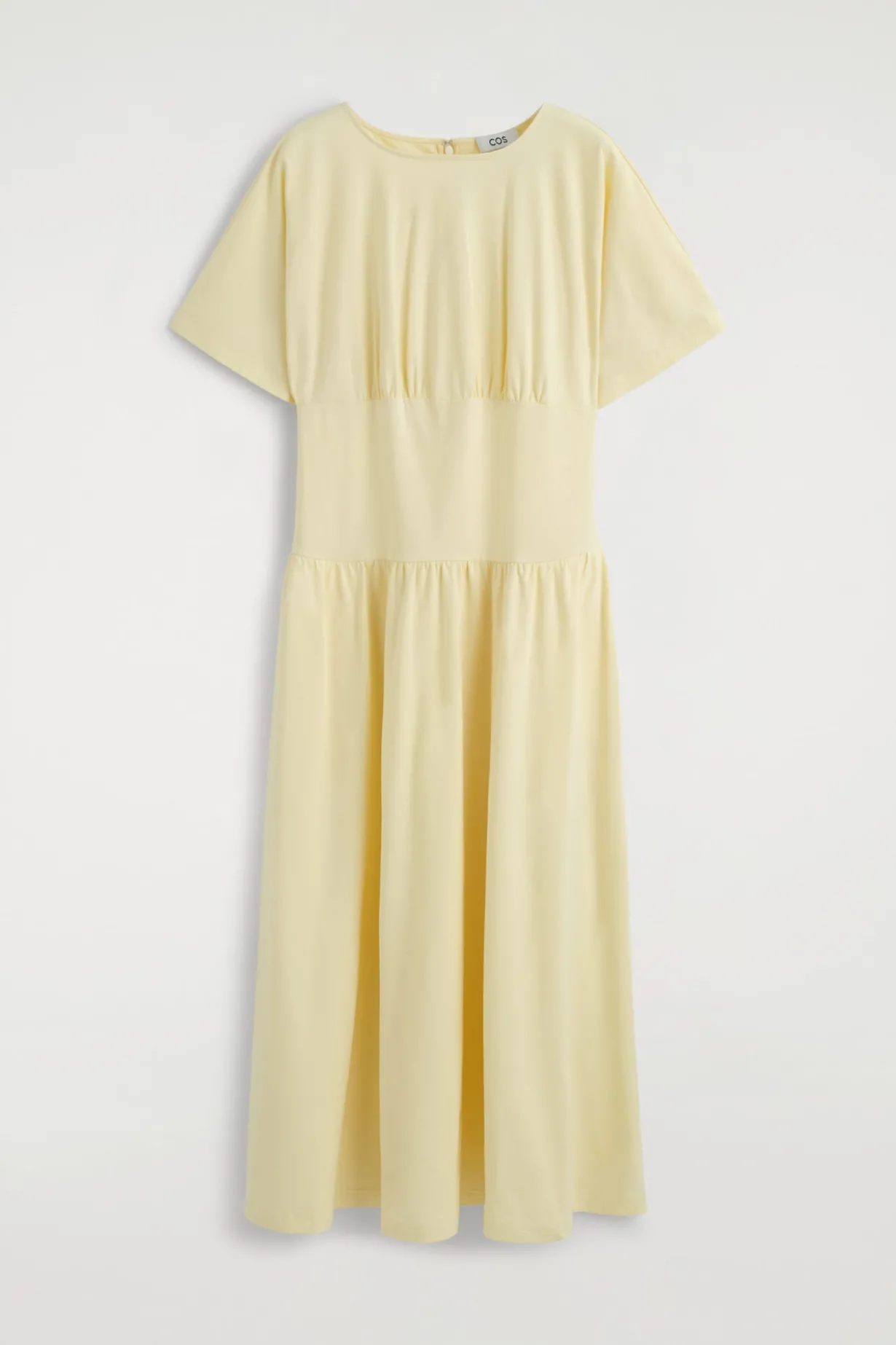 TAILLIERTES MIDIKLEID AUS BAUMWOLLE