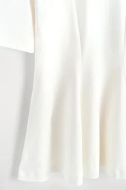 TAILLIERTES T-SHIRT AUS BAUMWOLLE