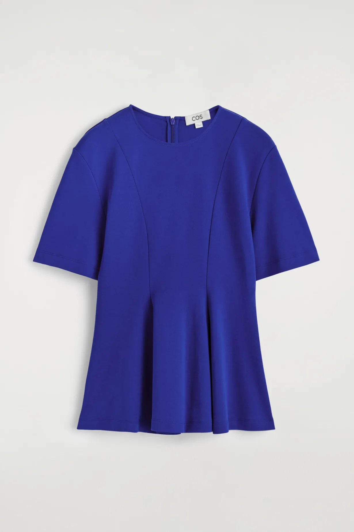 TAILLIERTES T-SHIRT AUS BAUMWOLLE