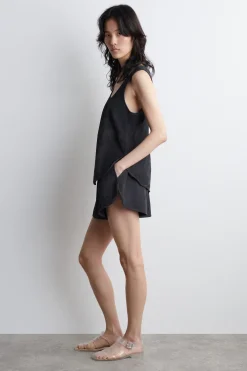 TANKTOP AUS VELOURSLEDER MIT RUNDEM AUSSCHNITT