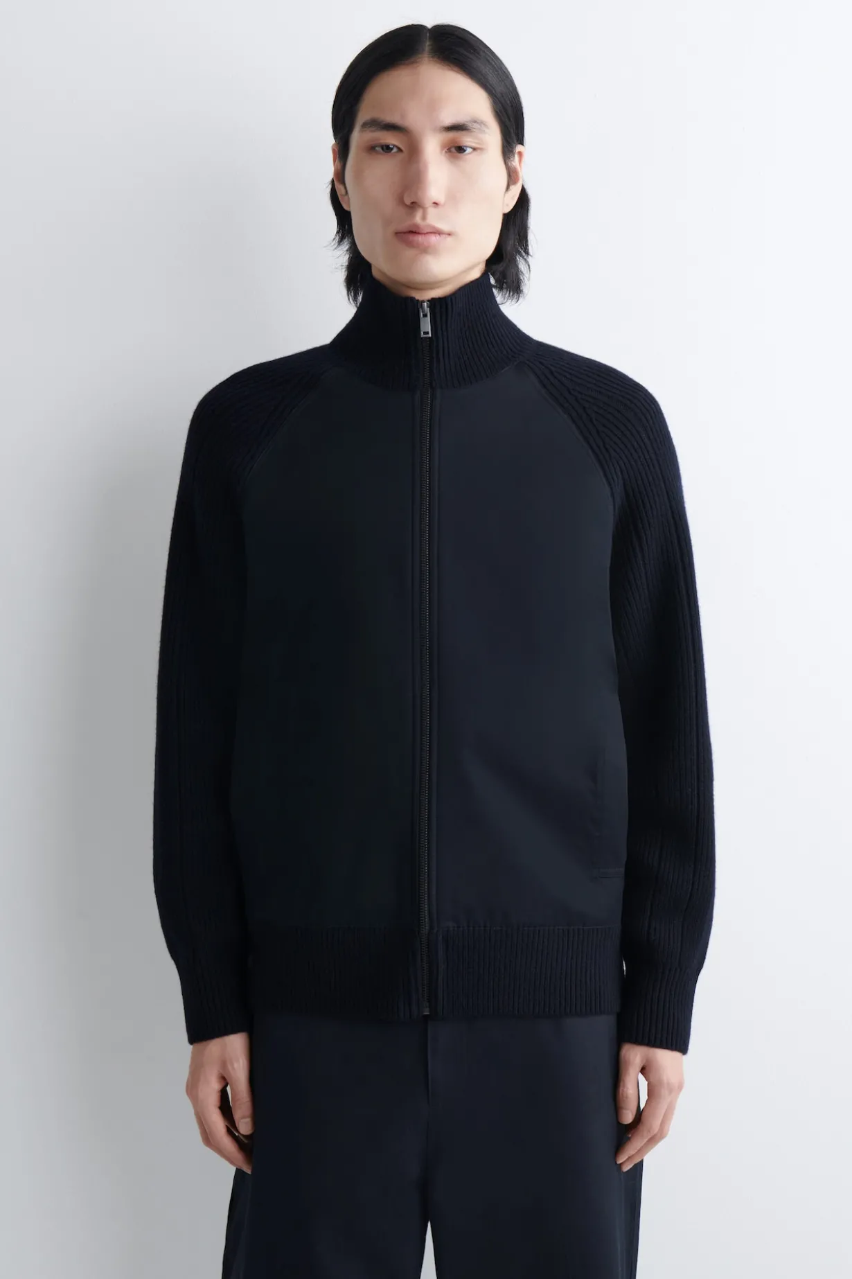 TRAININGSJACKE AUS MERINOWOLLE MIT BAUMWOLLPARTIE