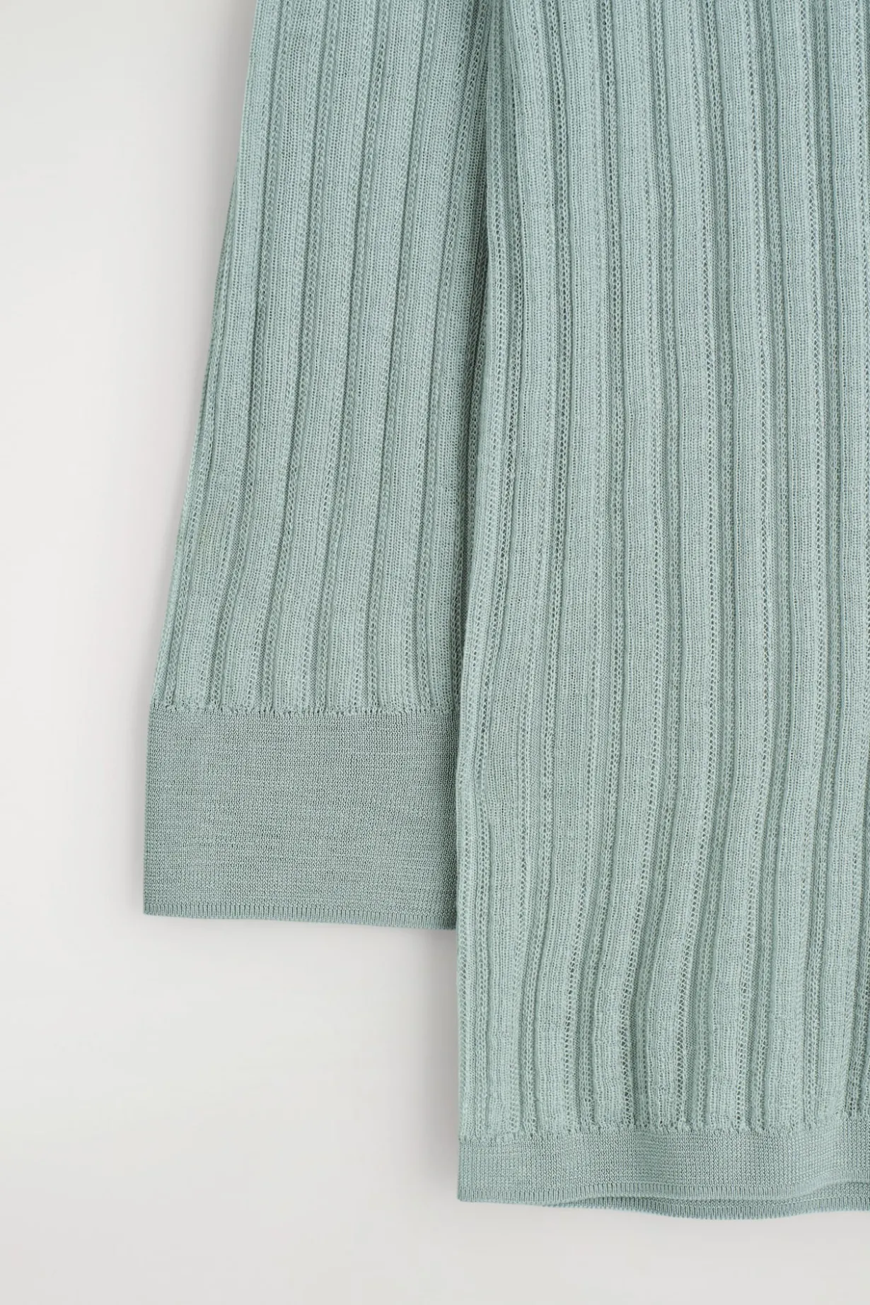TRANSPARENTES STRICKOBERTEIL AUS SEIDE