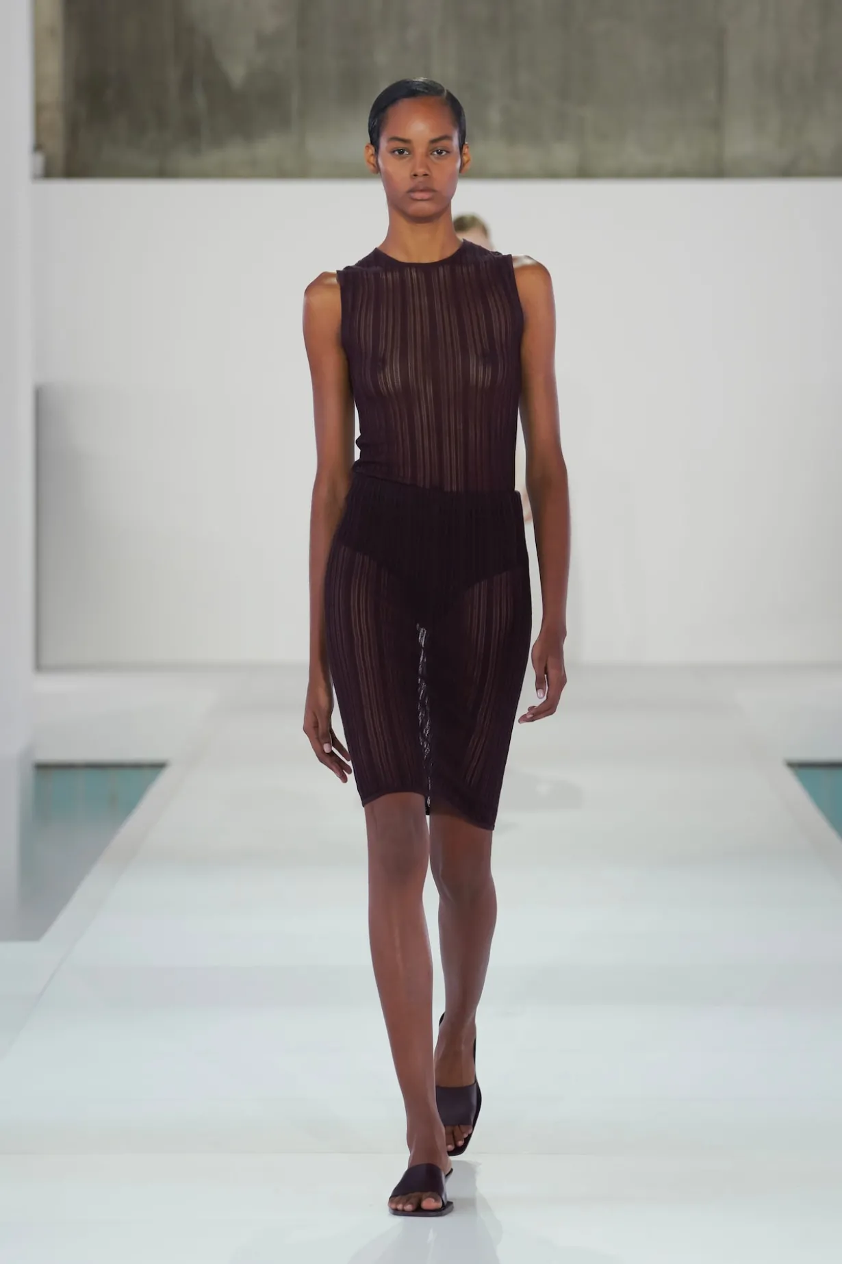TRANSPARENTES TANKTOP AUS SPITZE