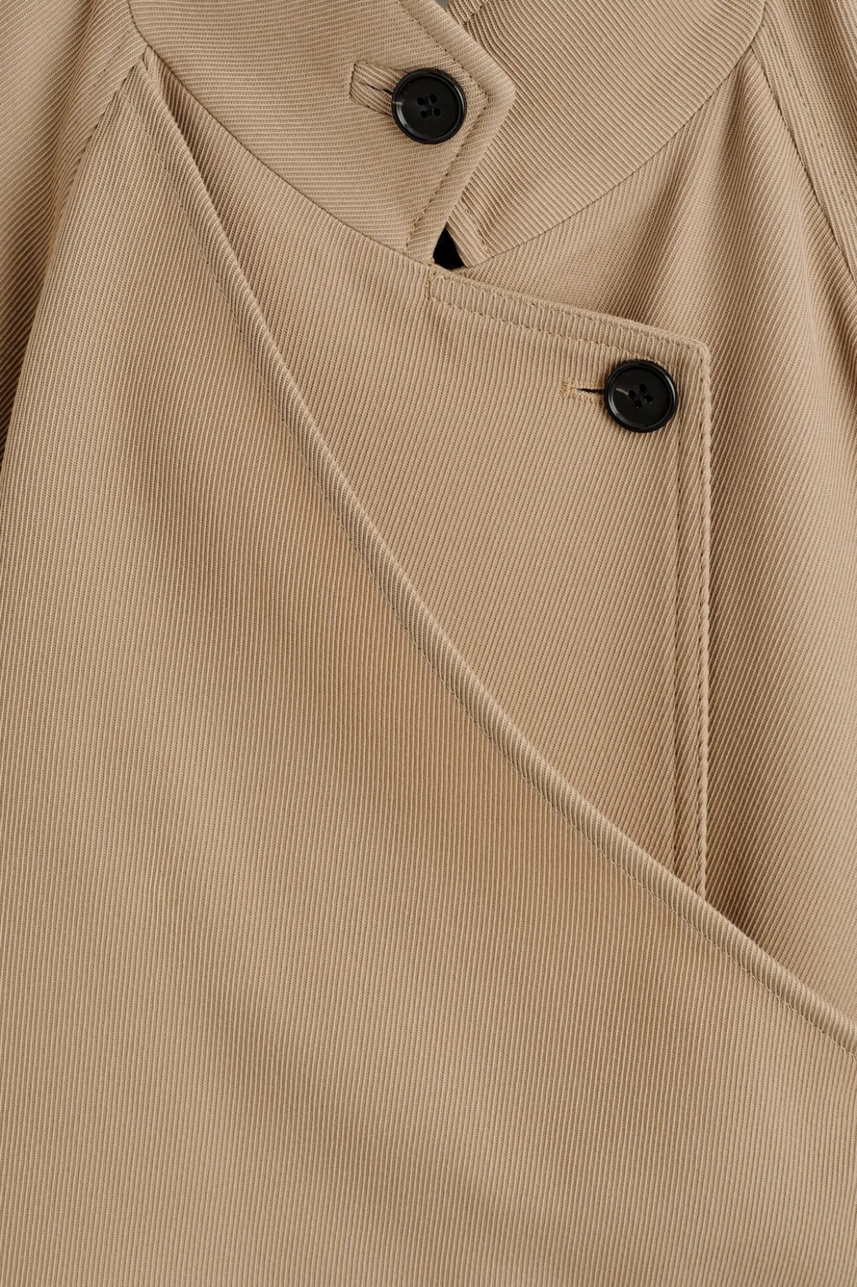 TRENCHCOAT AUS WOLL-TWILL IN WICKELOPTIK